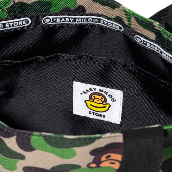 A BATHING APE ()