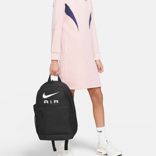 Nike ()