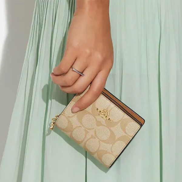 COACH Snap Wallet ICONIC