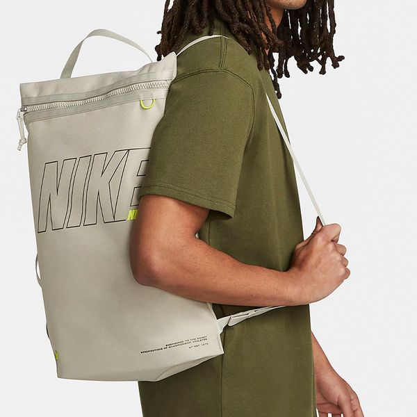 Nike ()