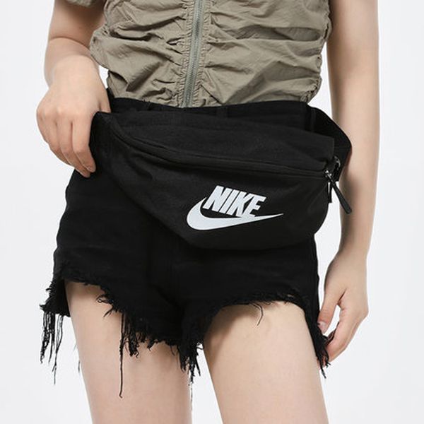 Nike ()