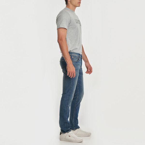 Levis