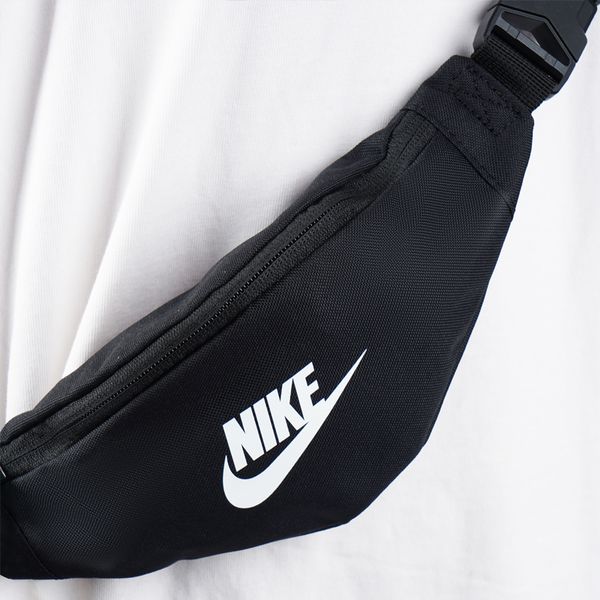 Nike ()
