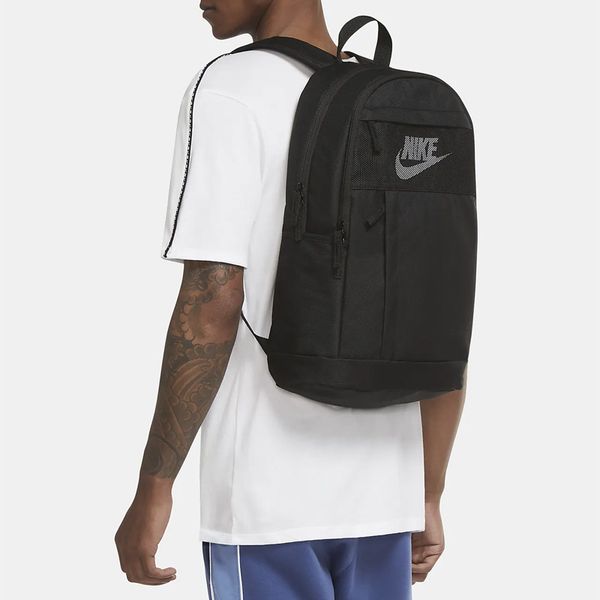 Nike ()