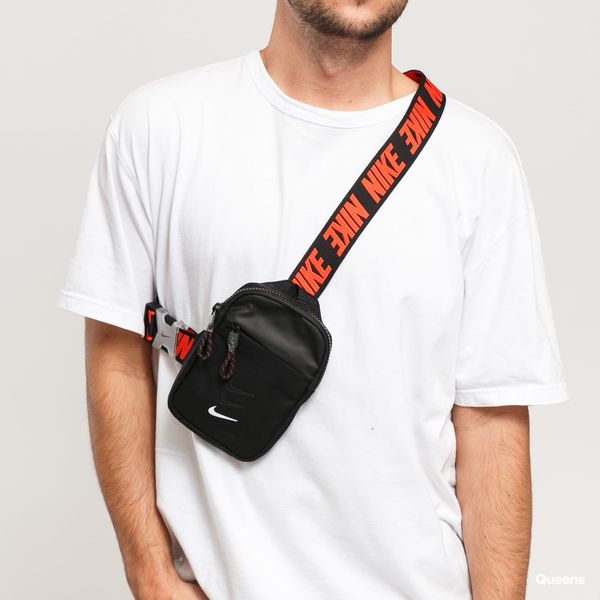 Nike ()