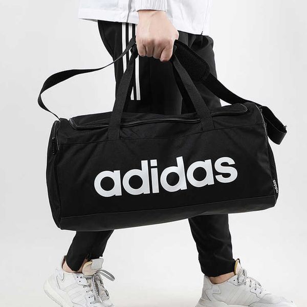Adidas ()
