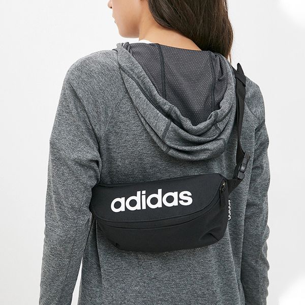 Adidas ()