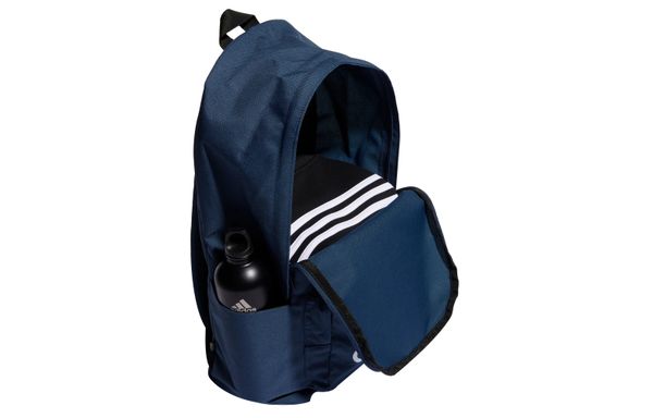 Adidas ()