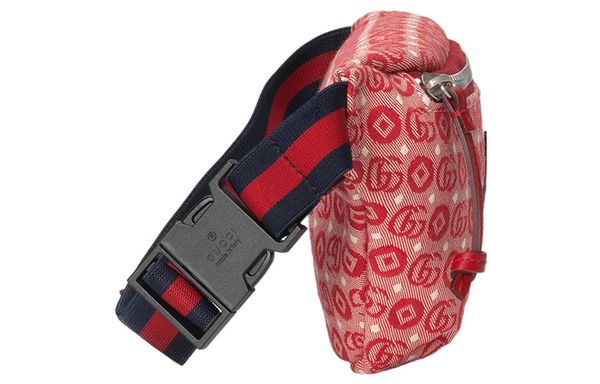 GUCCI ()
