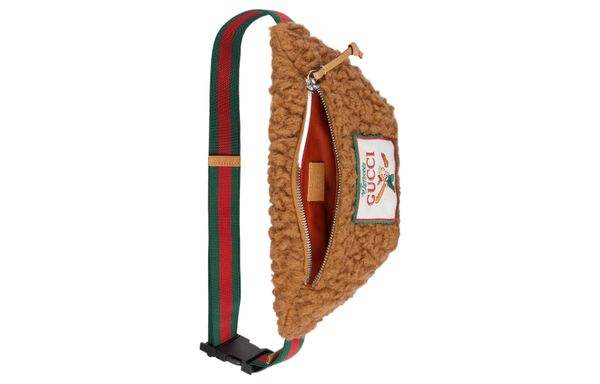 GUCCI ()