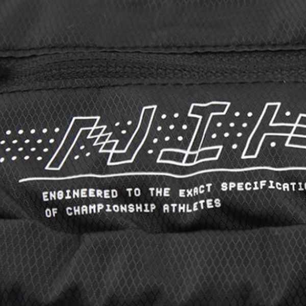Nike ()