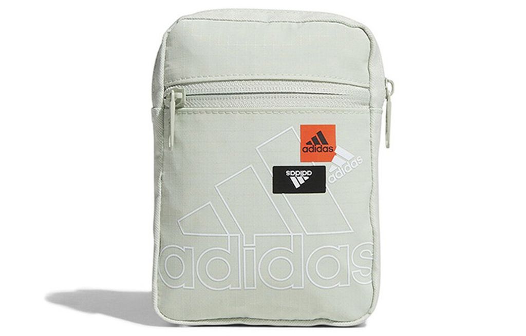 Adidas ()