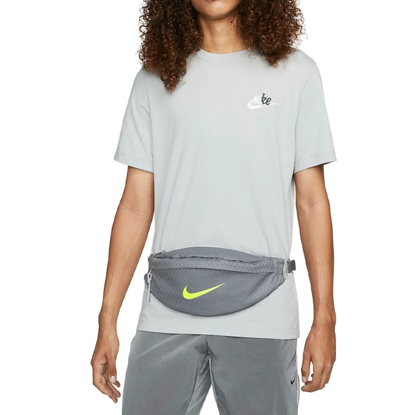 Nike () () ()