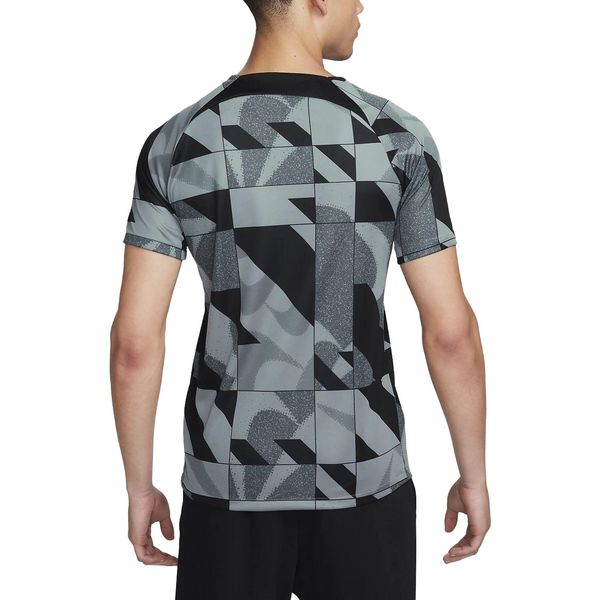 Nike T