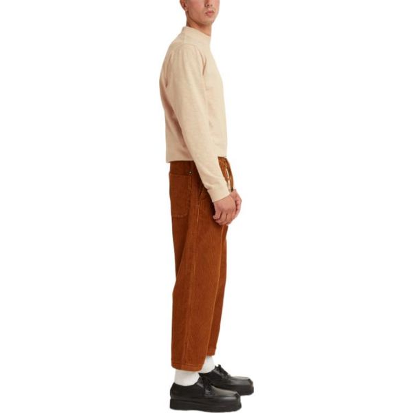 Levis Brick Red