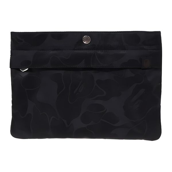 A BATHING APE ()