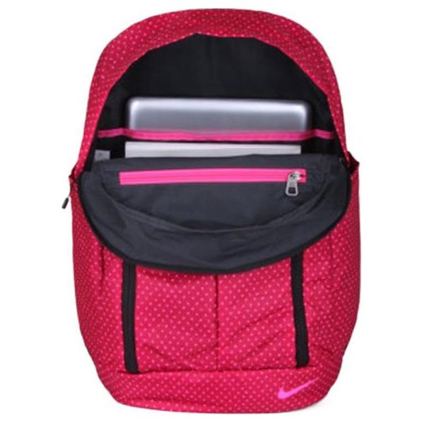 Nike ()