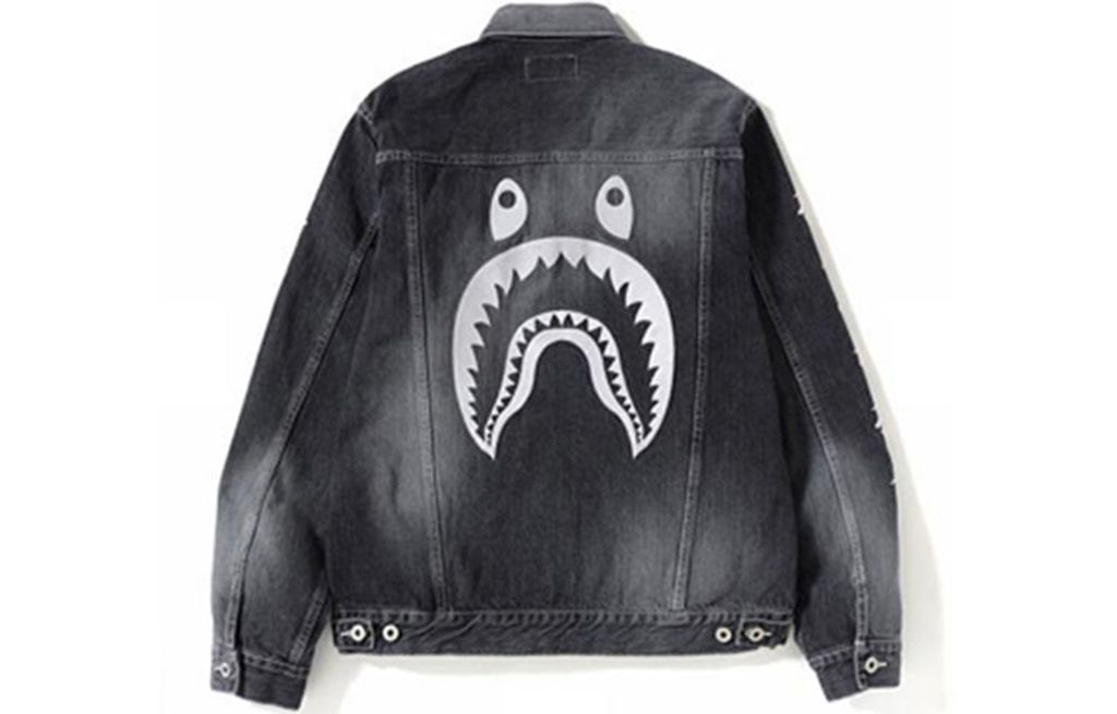 A BATHING APE