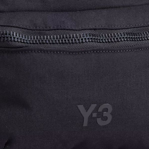 Y 3 ()