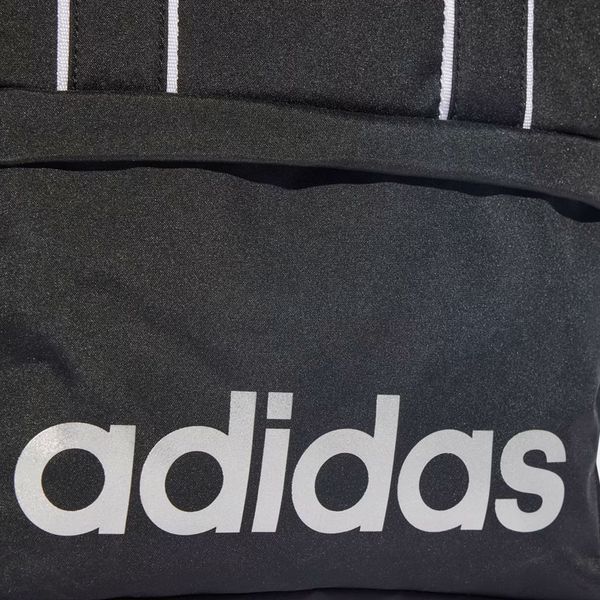 Adidas Essentials (Standard)