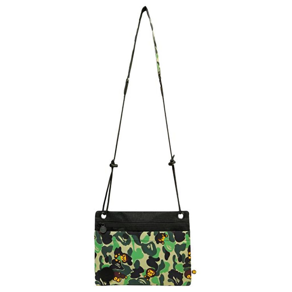 A BATHING APE ()