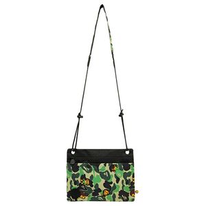 A BATHING APE ()