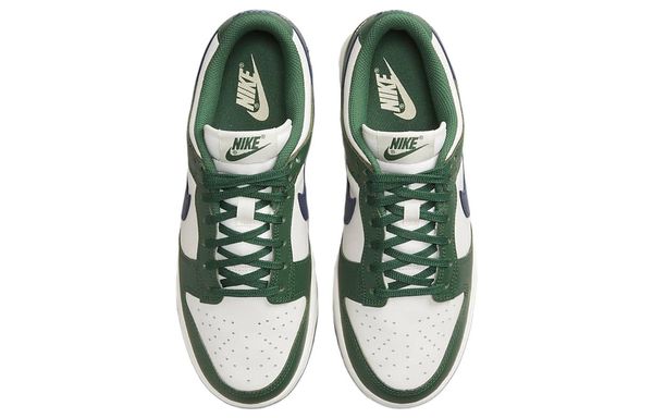 Nike Dunk 'Gorge Green'