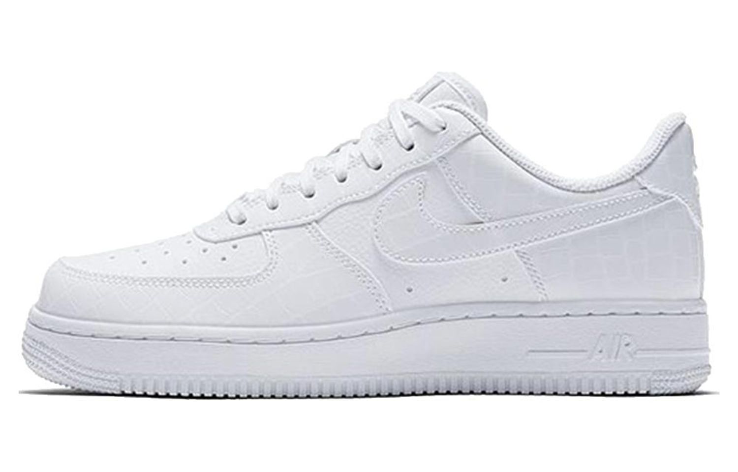 Nike Air Force 1 07 Essential Low