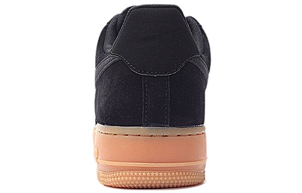 Nike Air Force 1 07 LV8