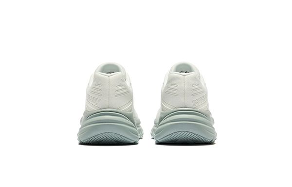Saucony