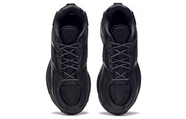 REEBOK ()