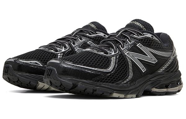 New Balance 860 v2