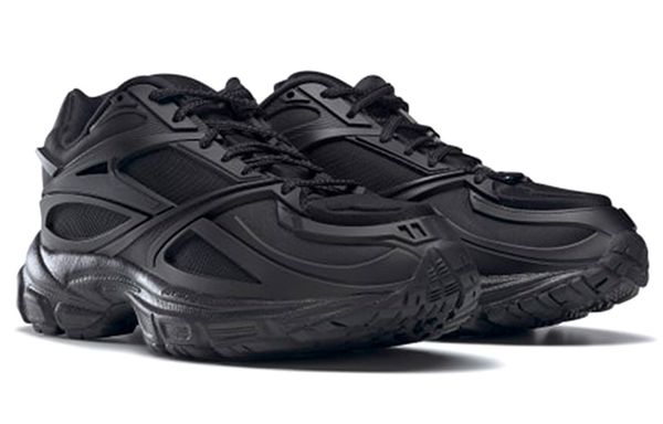 REEBOK ()