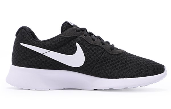 Nike Tanjun