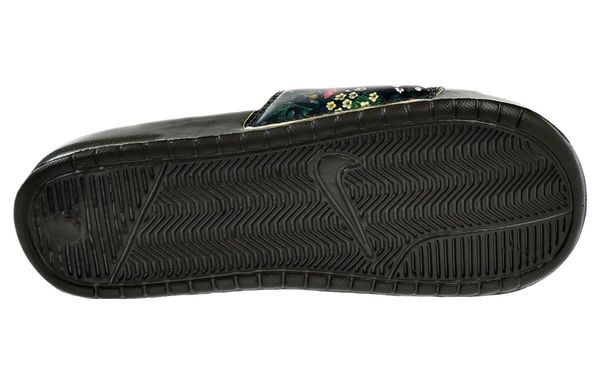 Nike Benassi