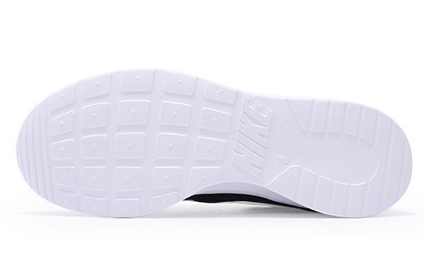 Nike Tanjun