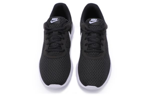 Nike Tanjun