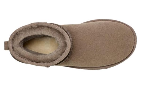 UGG