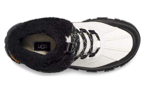 UGG