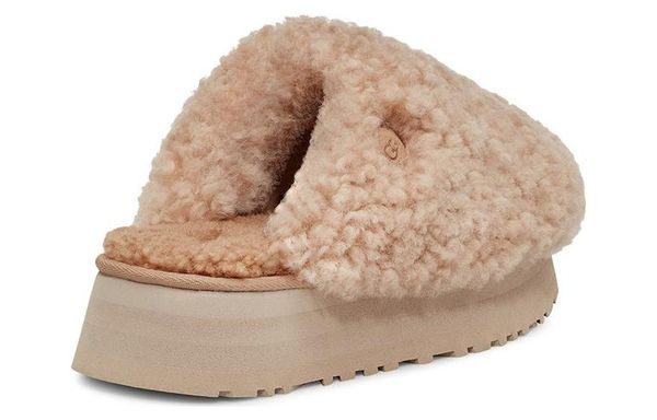 UGG 5