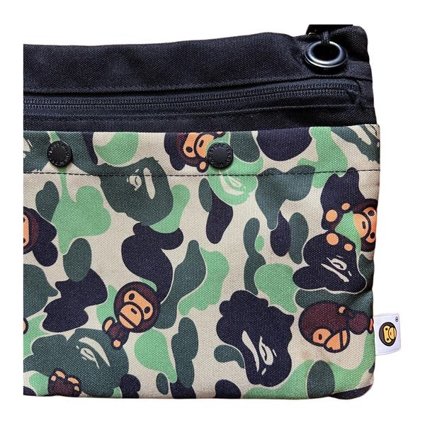 A BATHING APE ()