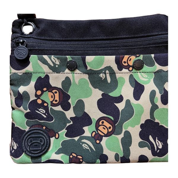 A BATHING APE ()