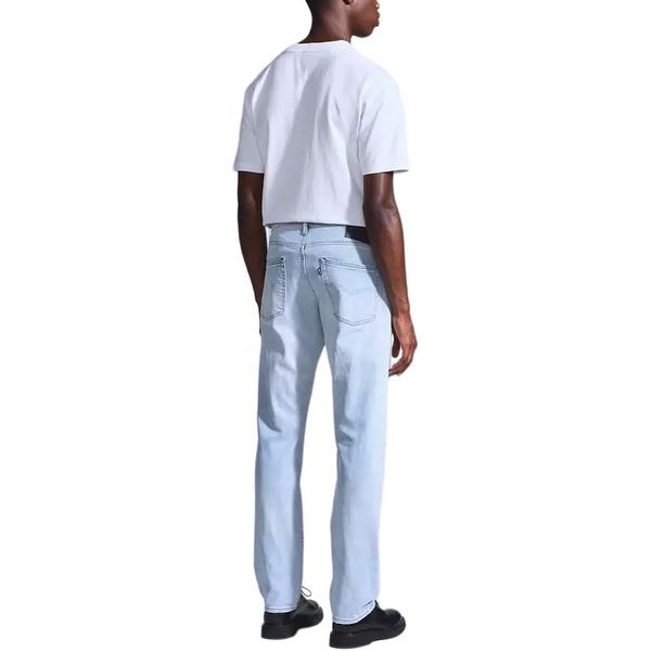 Levis