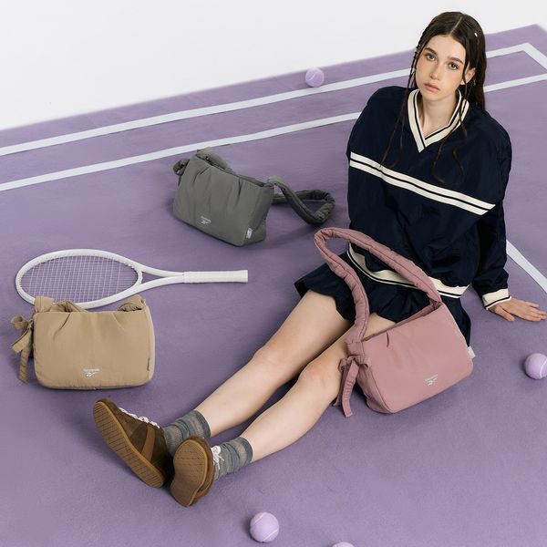 REEBOK ()