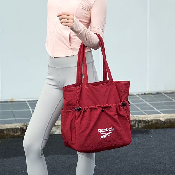 REEBOK ()