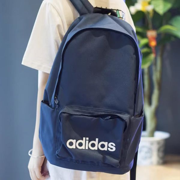 Adidas ()