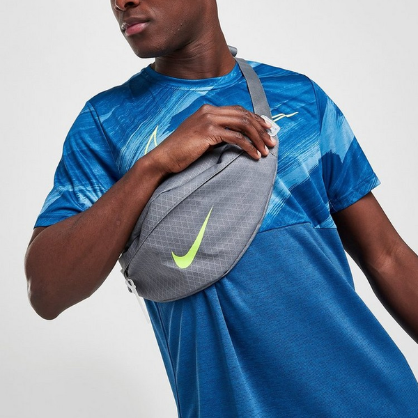 Nike () () ()