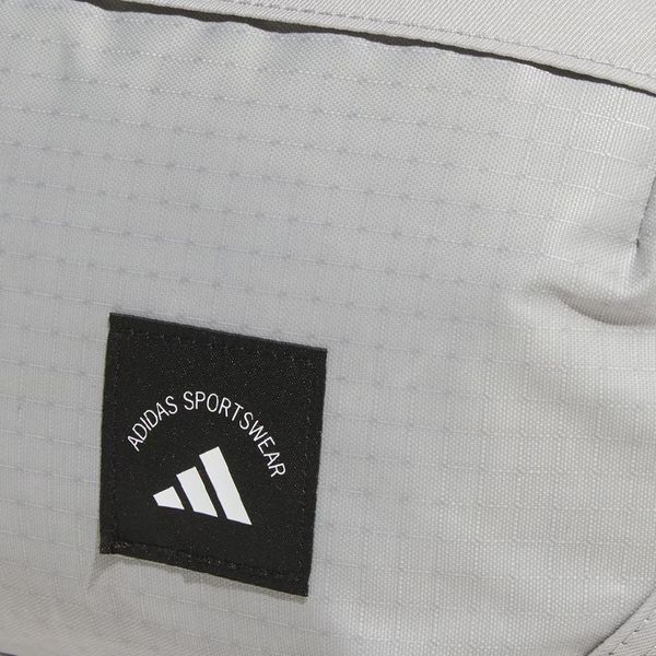 Adidas ()