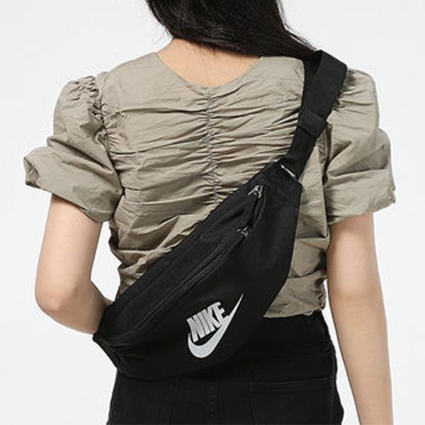 Nike ()