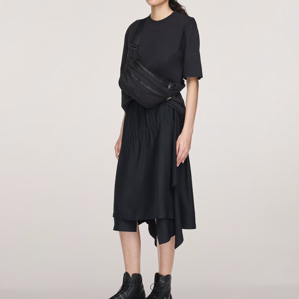 Y 3 ()
